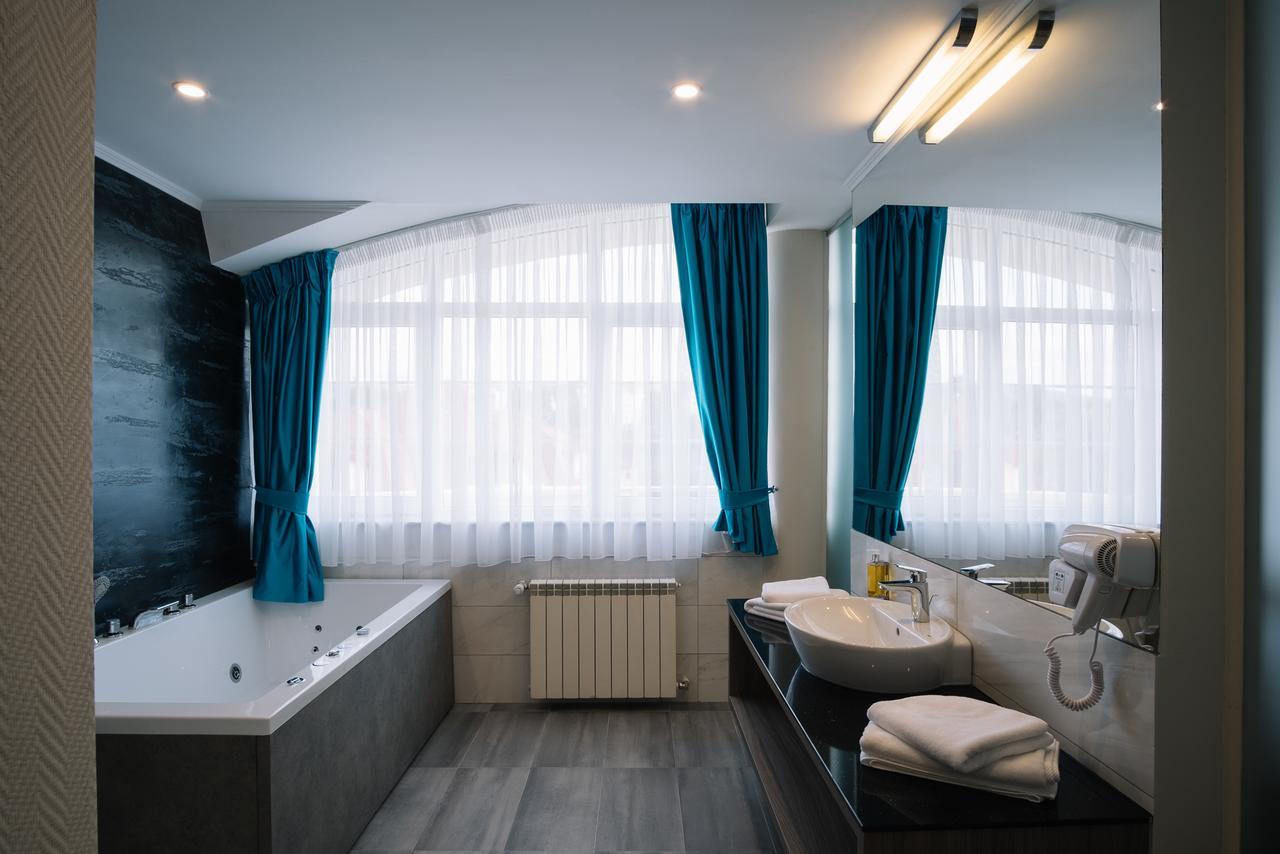Norm Hill Hotel Cluj-Napoca Exteriör bild